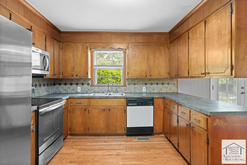 36 Lawless Dr