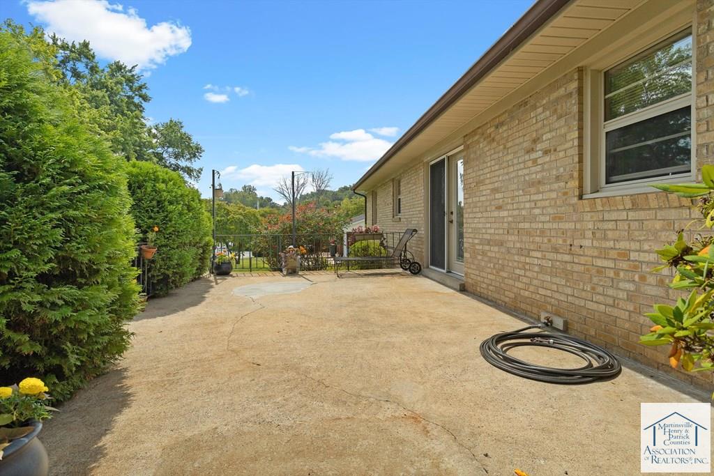 36 Lawless Dr