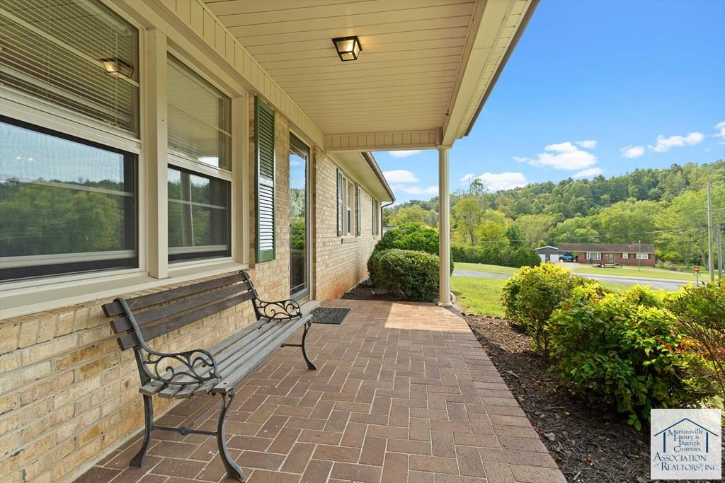 36 Lawless Dr