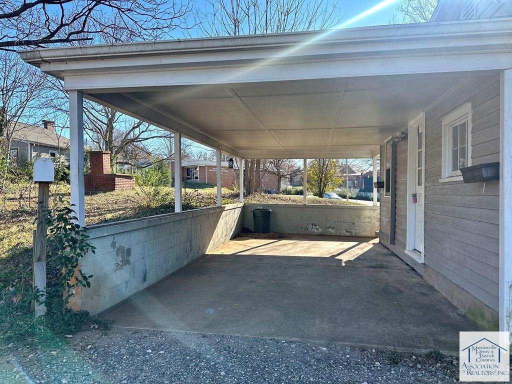 711 Carter Street