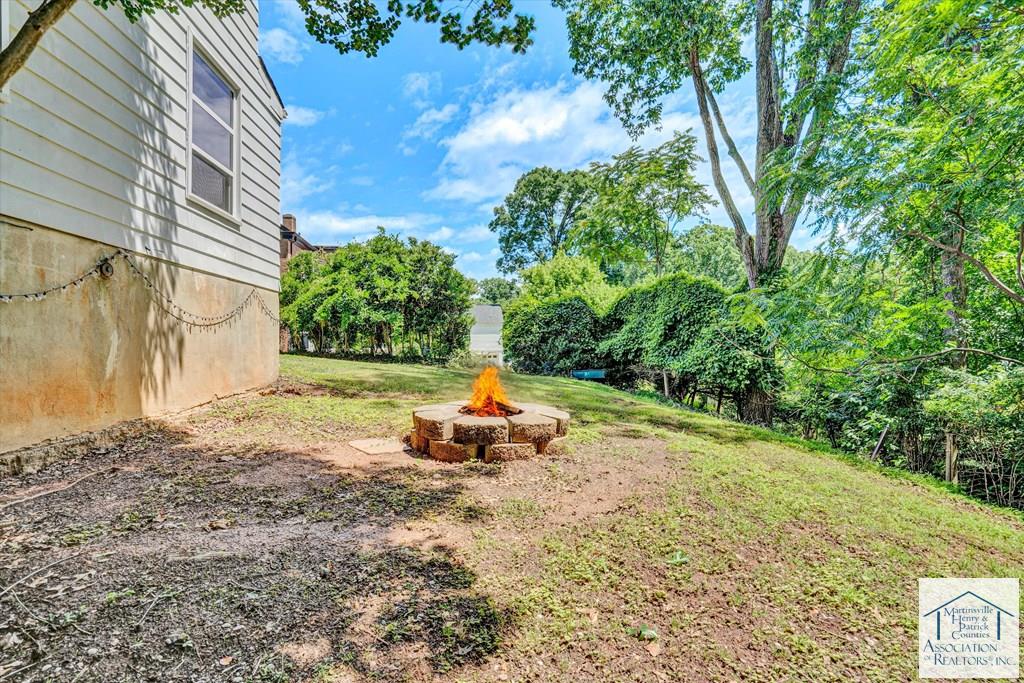1027 Mulberry Rd