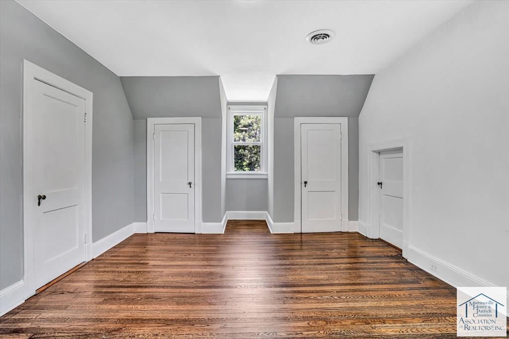 1027 Mulberry Rd