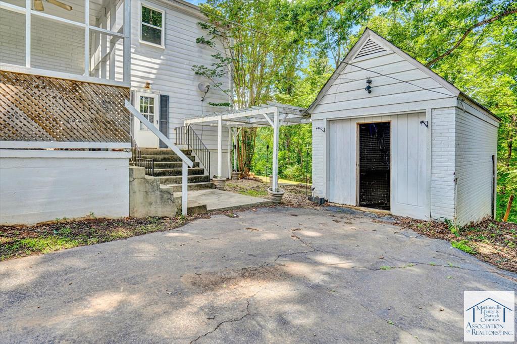 1027 Mulberry Rd