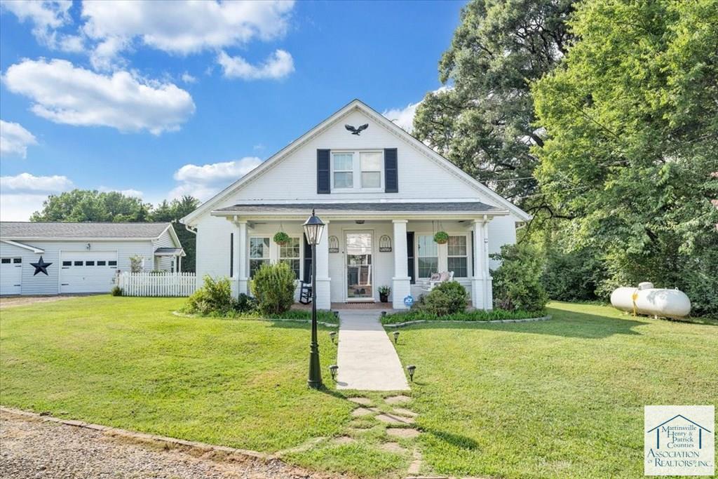 898 Mica Rd