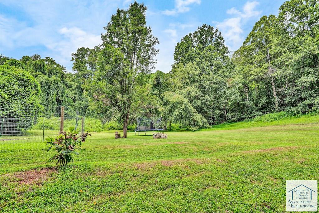 1759 Daniels Creek Rd