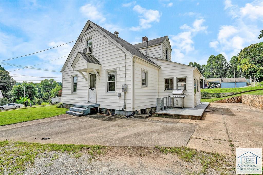1759 Daniels Creek Rd