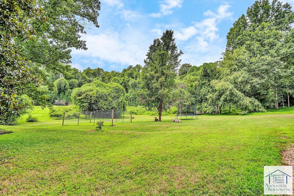1759 Daniels Creek Rd