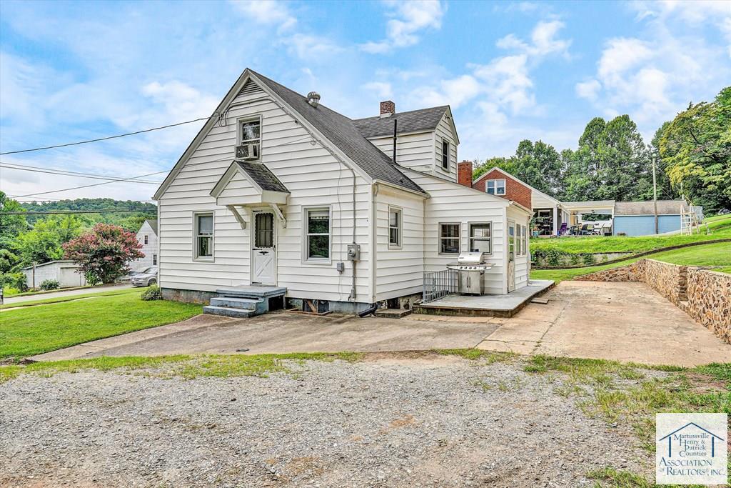 1759 Daniels Creek Rd