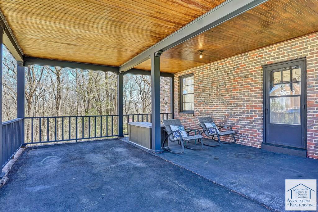 925 Mulberry Rd