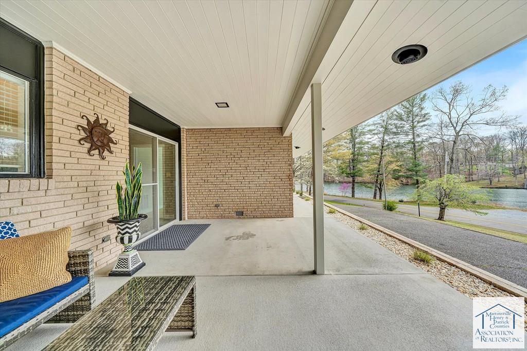 1503 Lakeview Trail