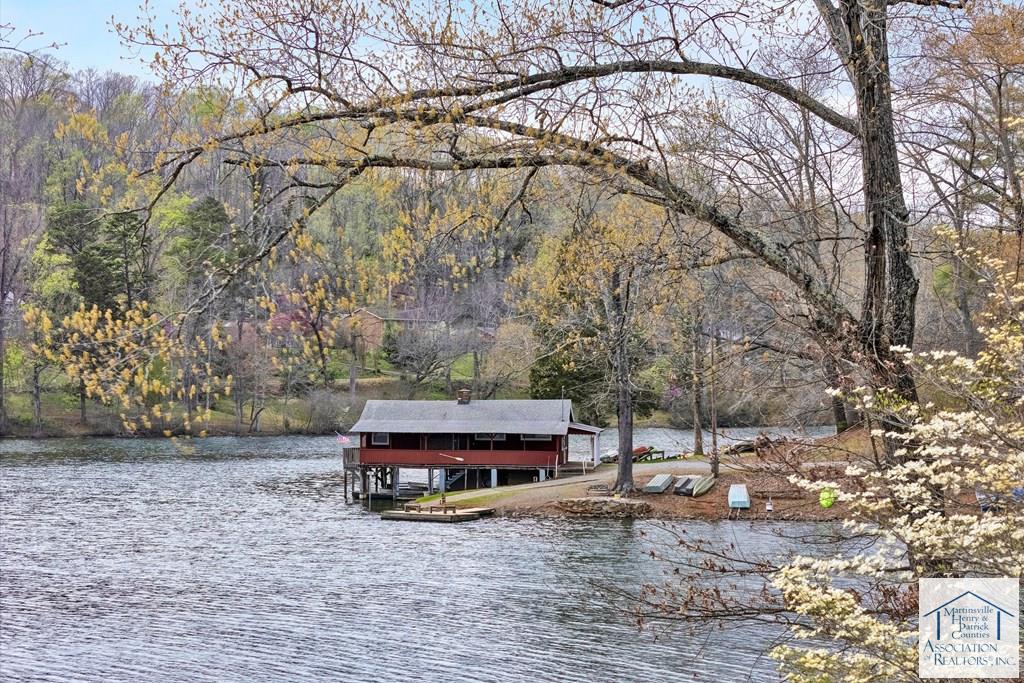 1503 Lakeview Trail