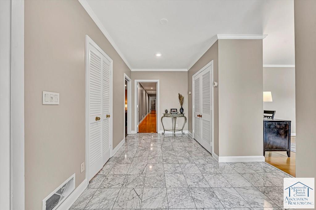 1503 Lakeview Trail