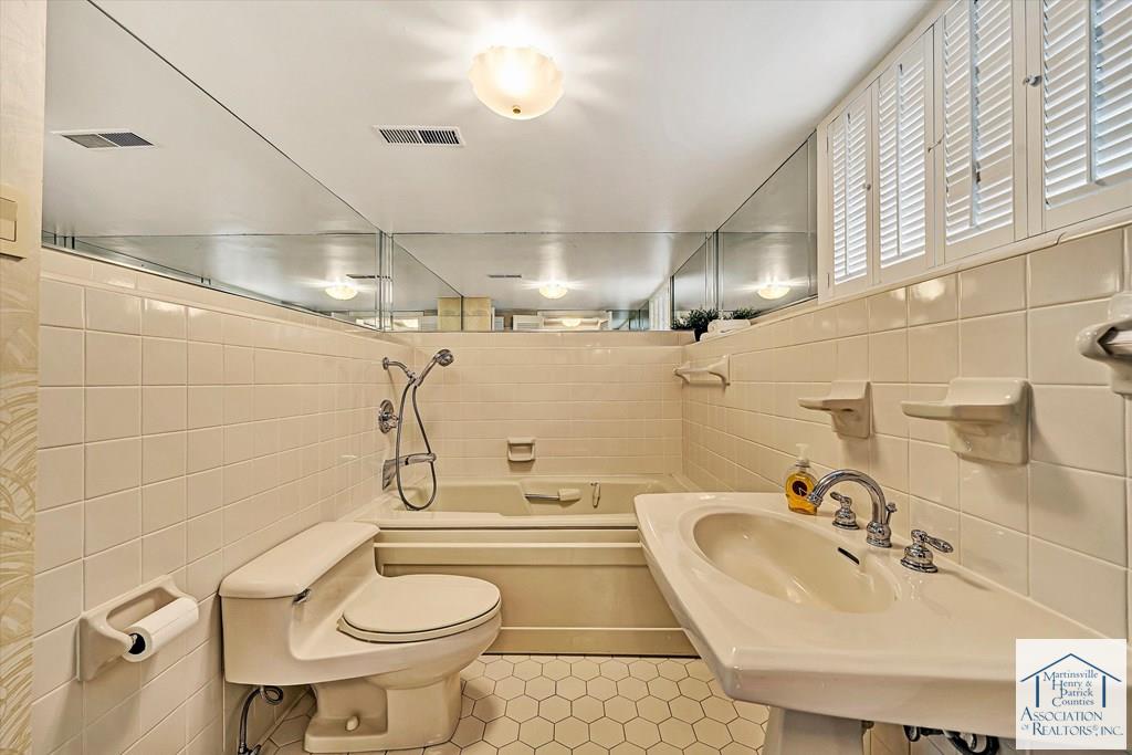 1503 Lakeview Trail