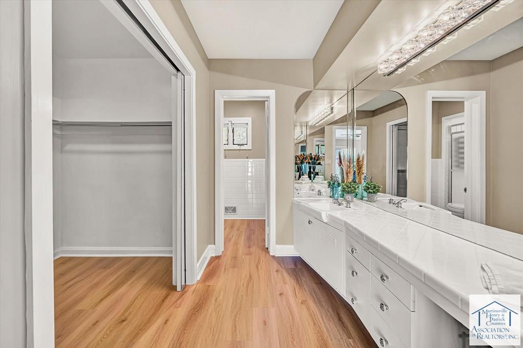 1503 Lakeview Trail