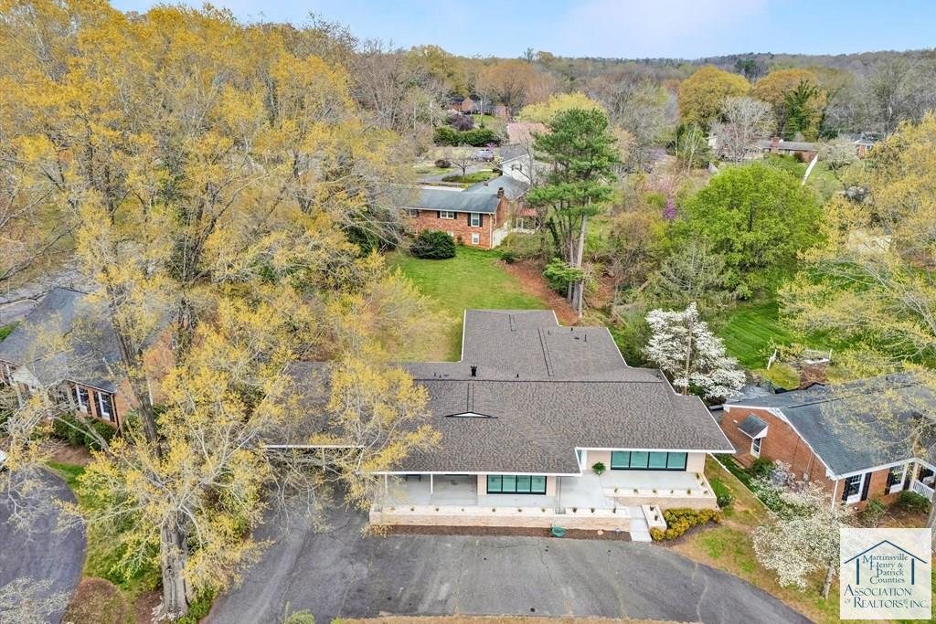 1503 Lakeview Trail
