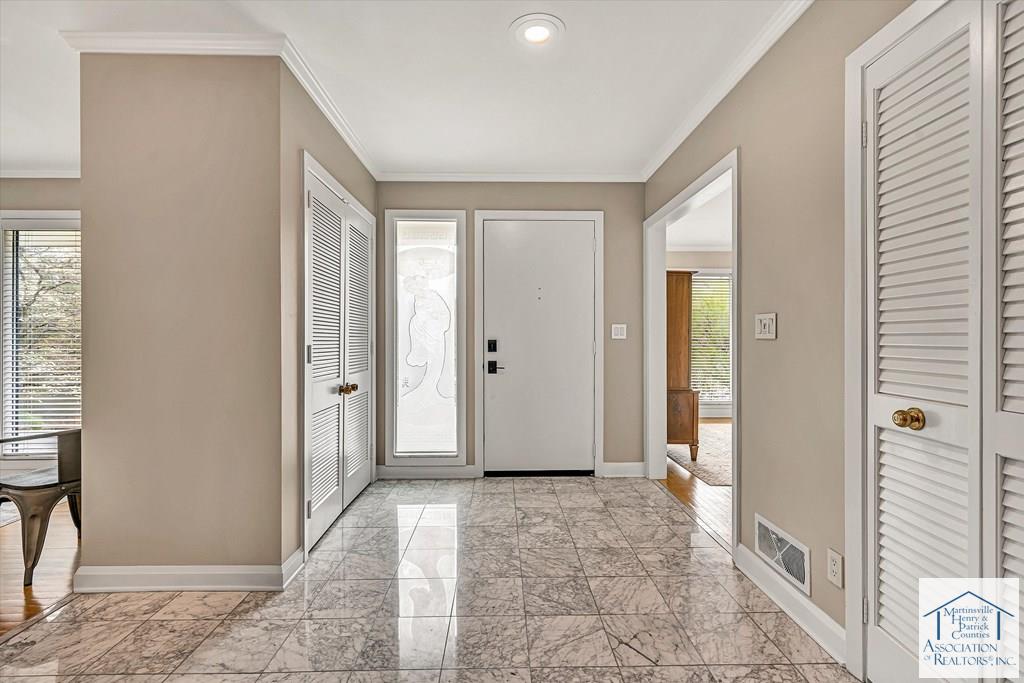1503 Lakeview Trail