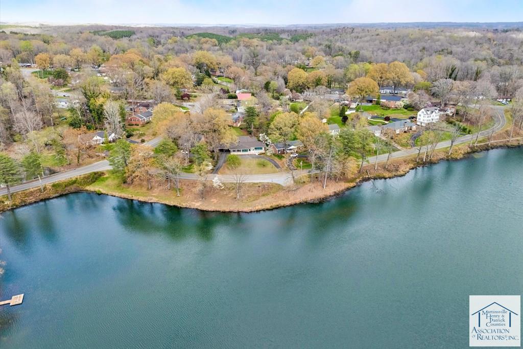 1503 Lakeview Trail
