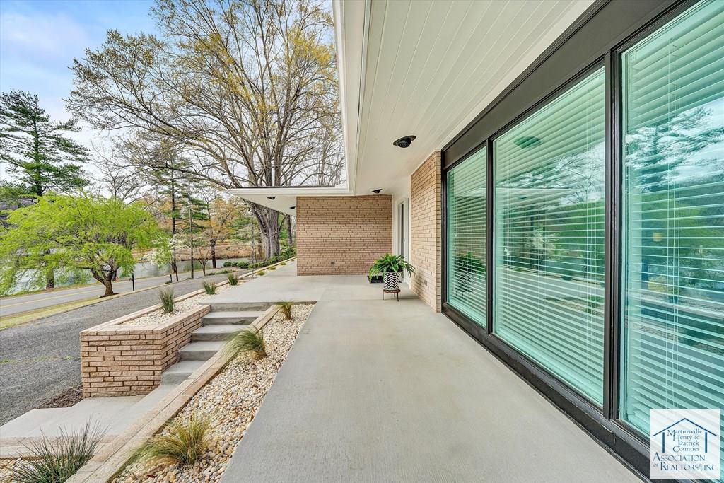 1503 Lakeview Trail
