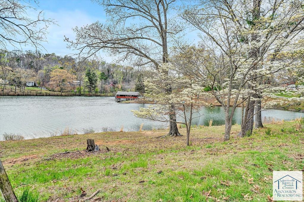 1503 Lakeview Trail