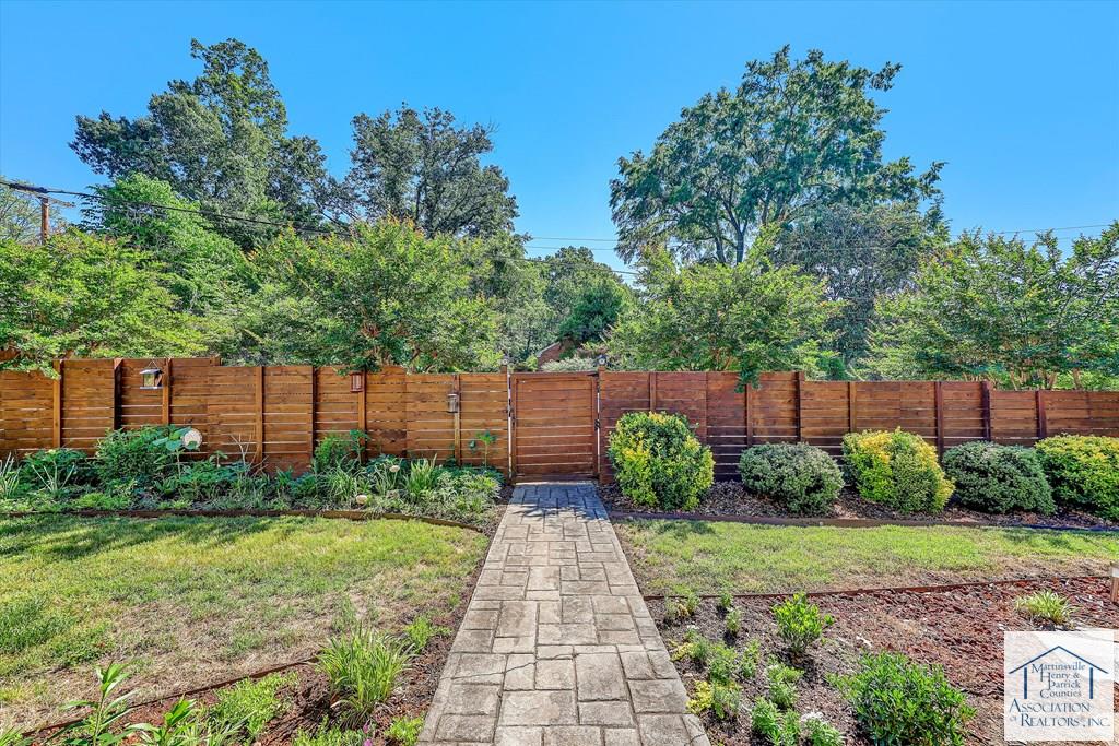 1515 Sam Lions Trail