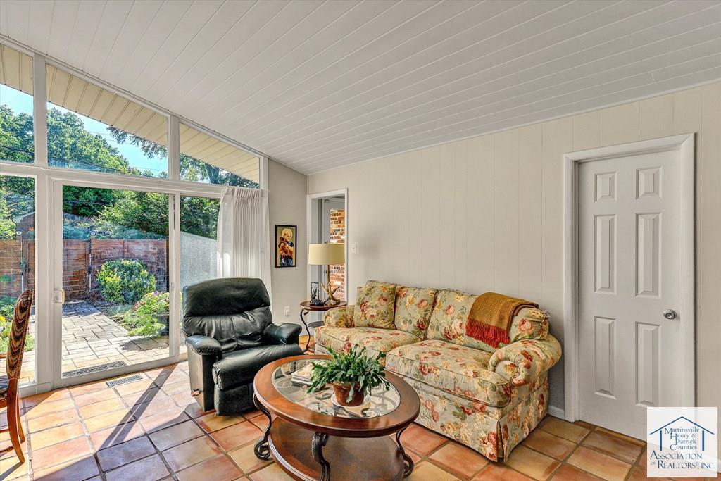 1515 Sam Lions Trail