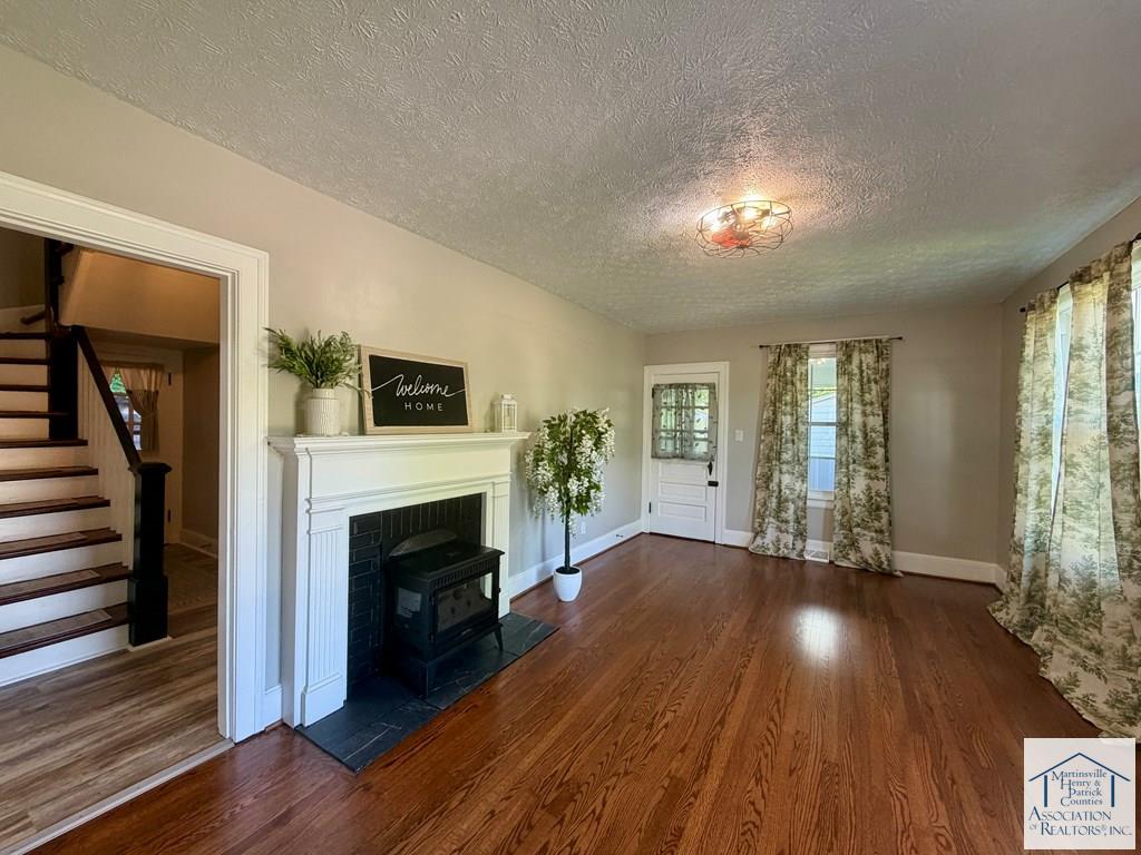 2901 Riverside Dr