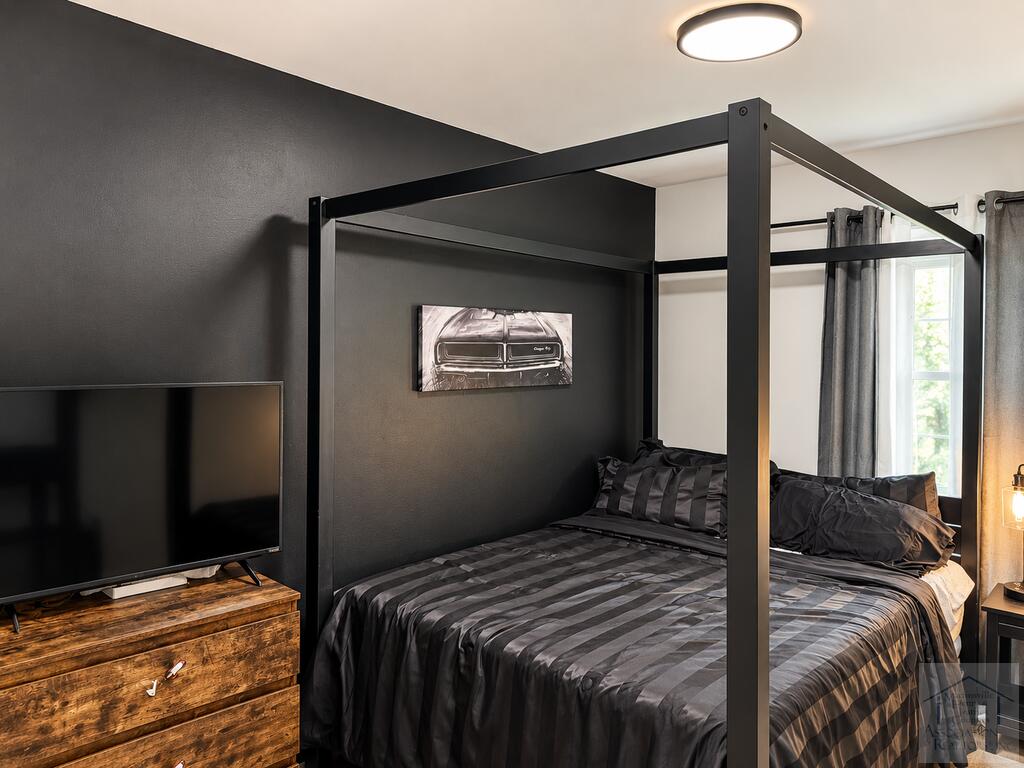 1117 Smith Lake Rd