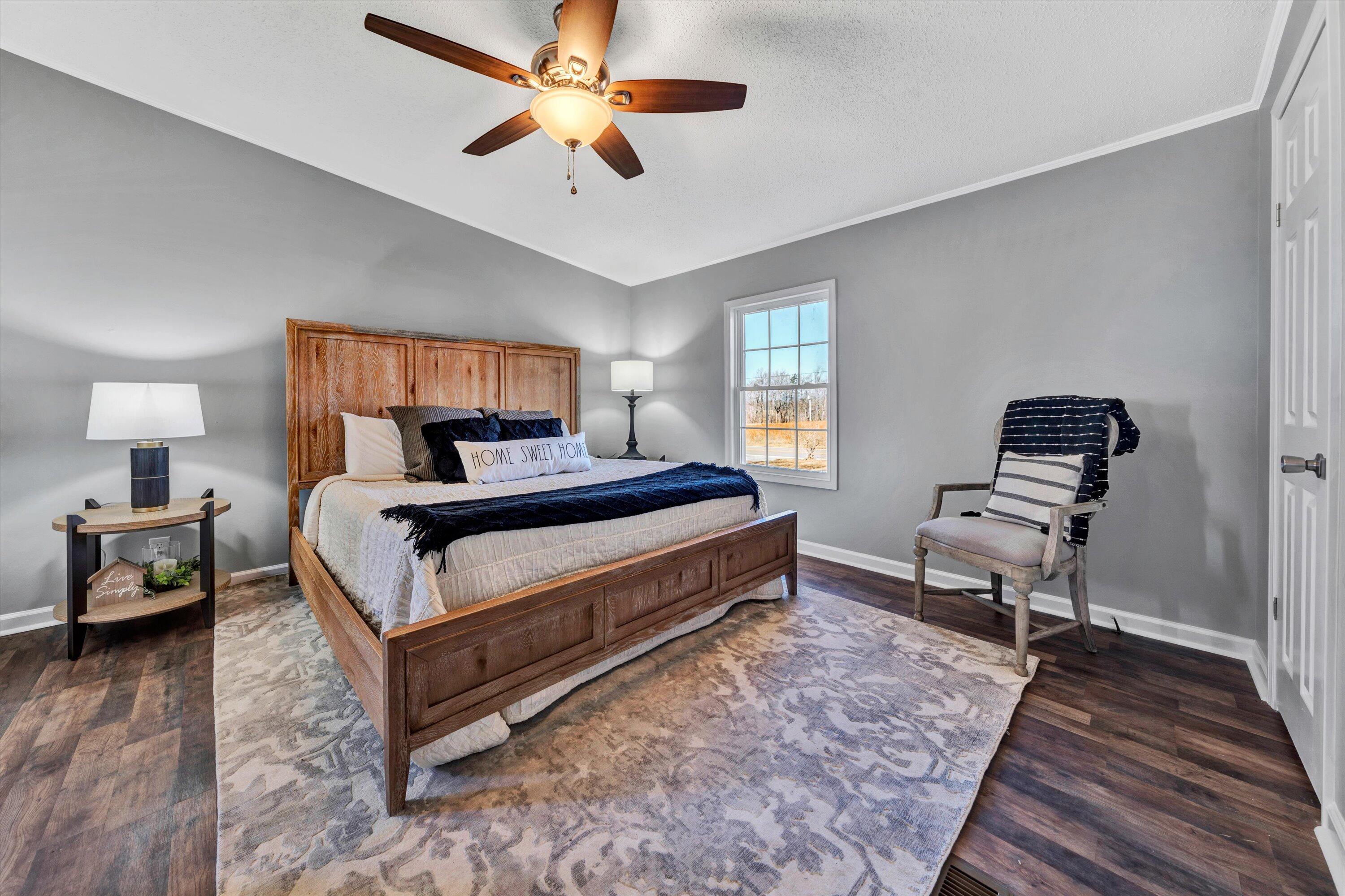 878 Colonial Tpke