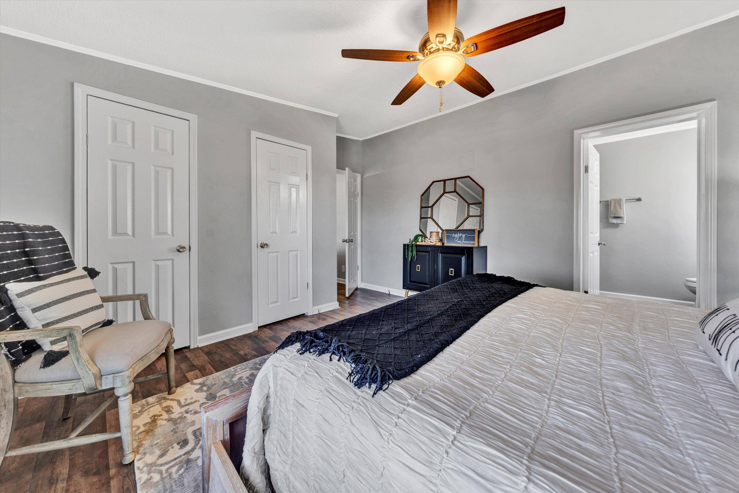 878 Colonial Tpke
