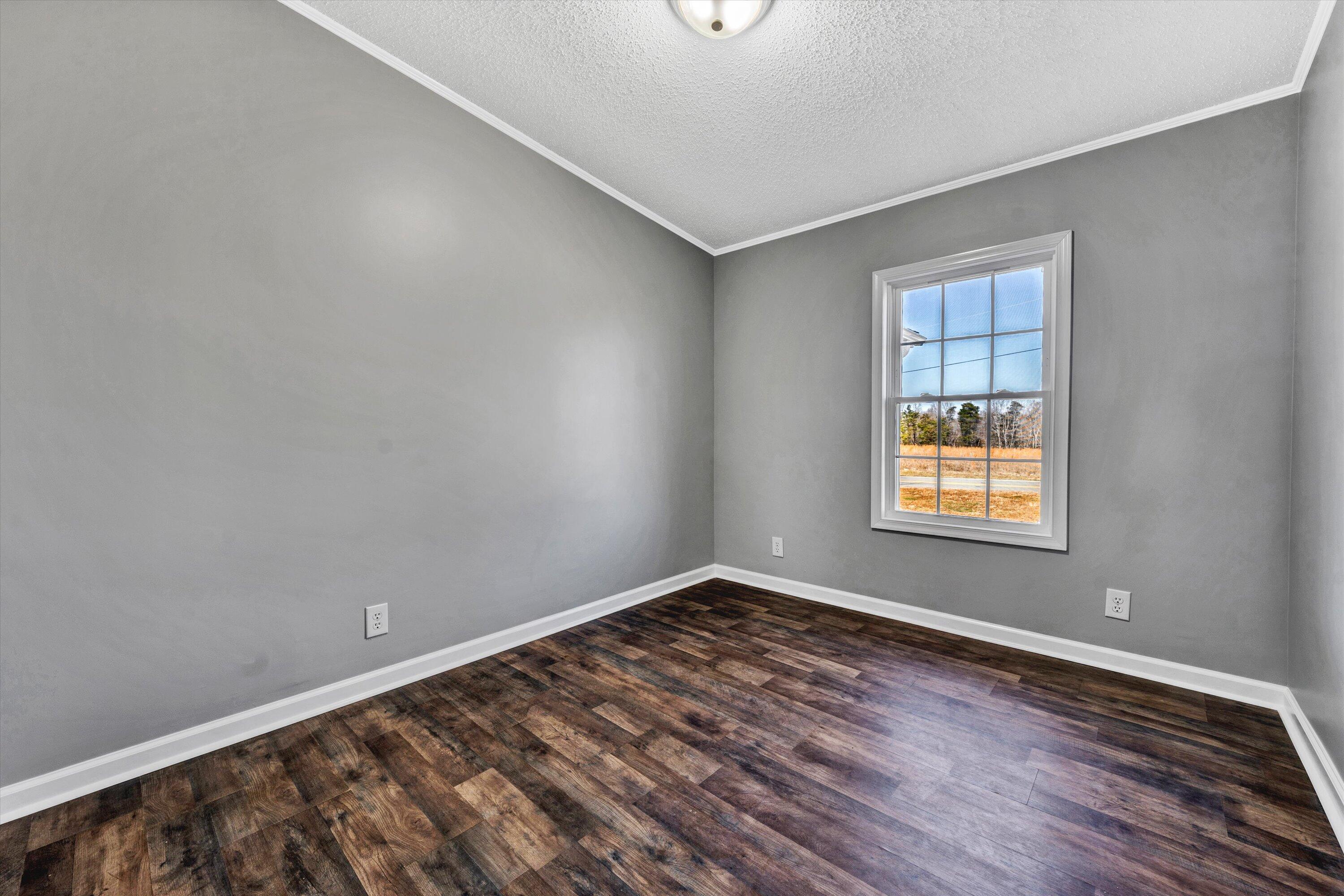 878 Colonial Tpke
