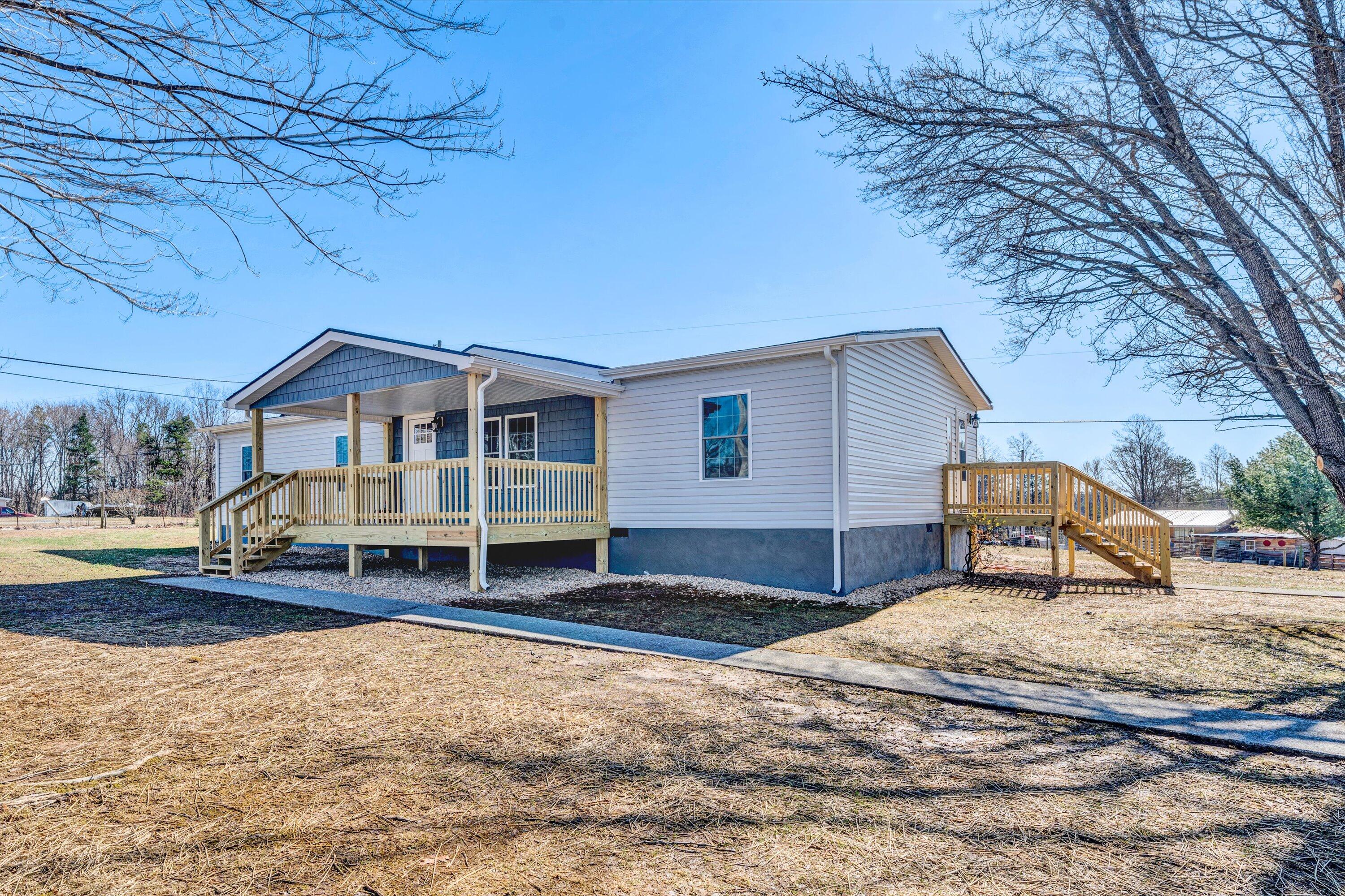 878 Colonial Tpke