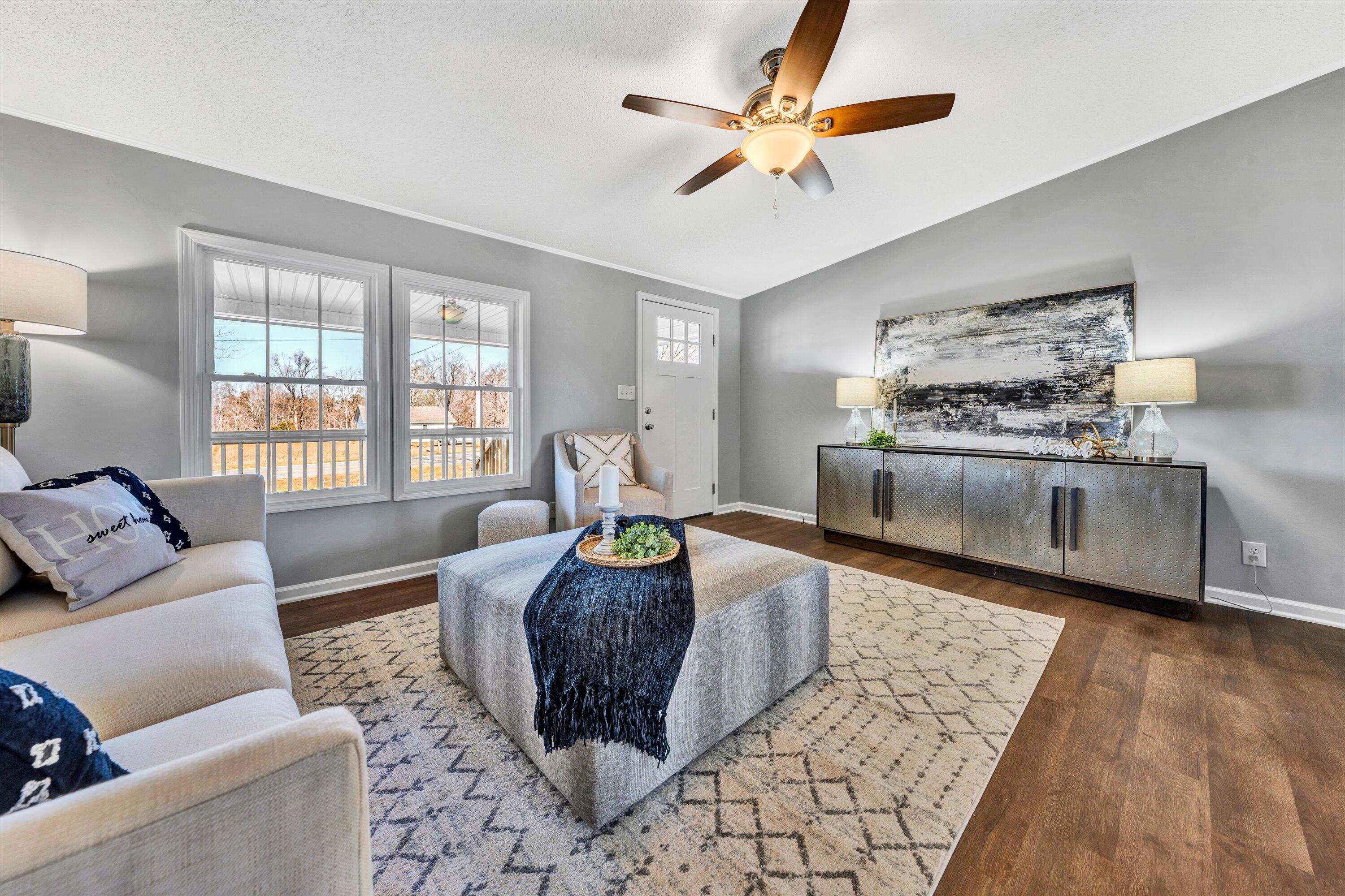 878 Colonial Tpke