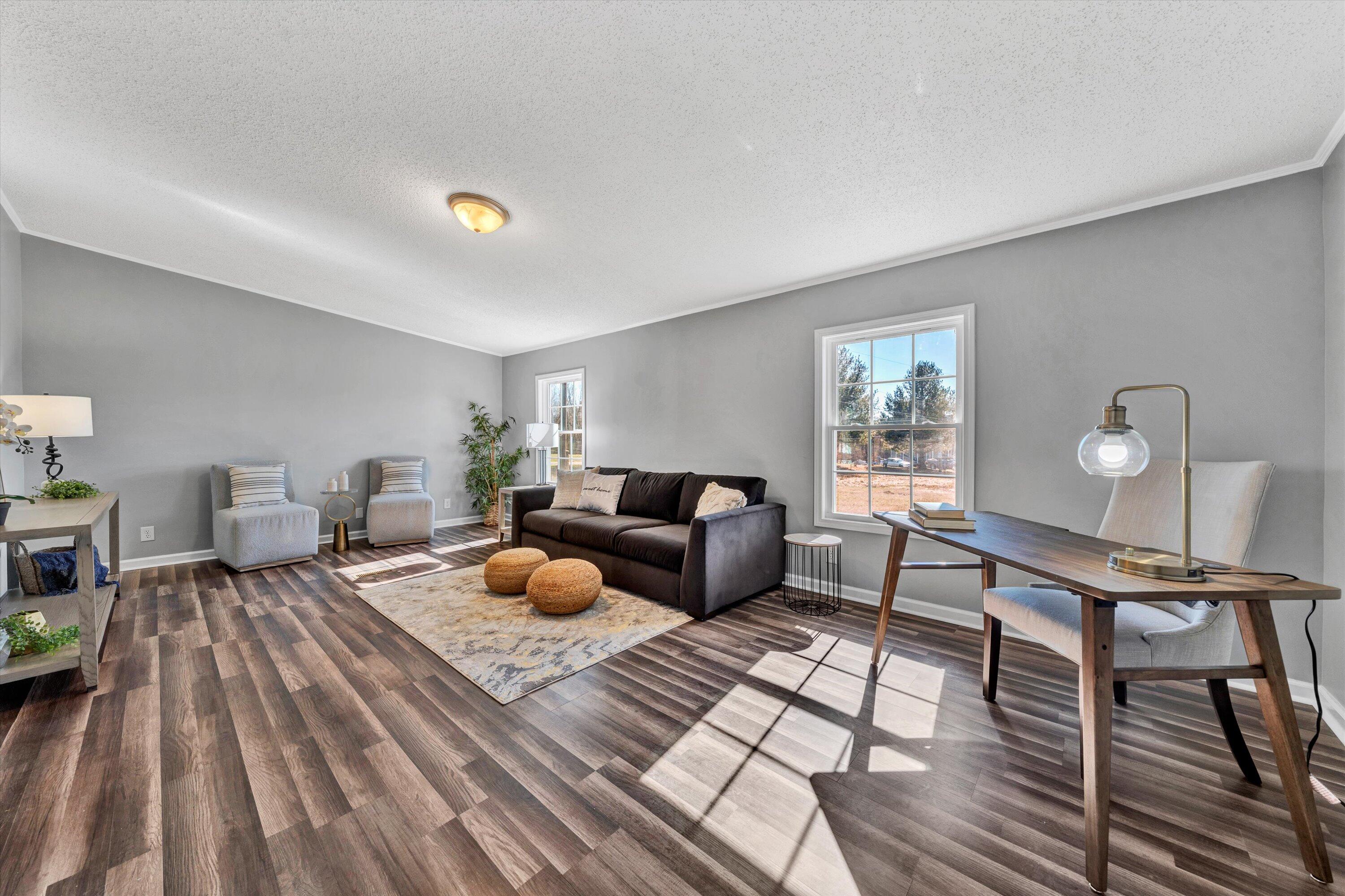 878 Colonial Tpke