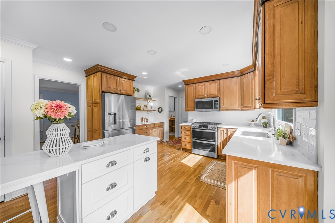2200 Swanhurst Dr