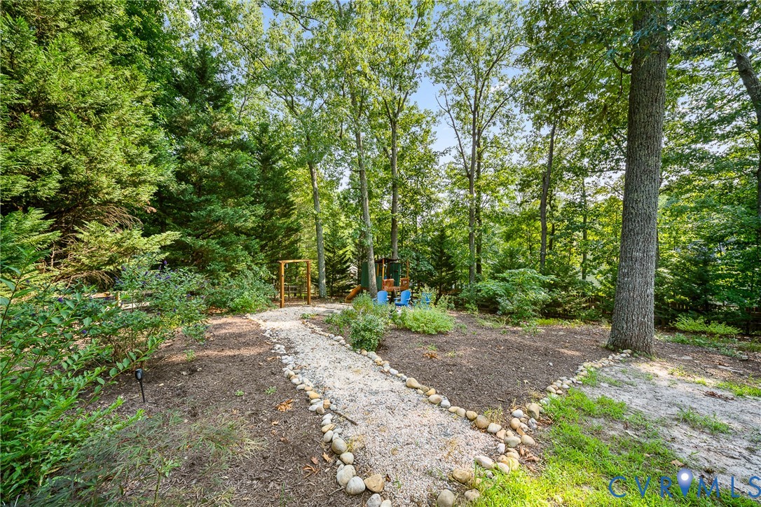 2200 Swanhurst Dr