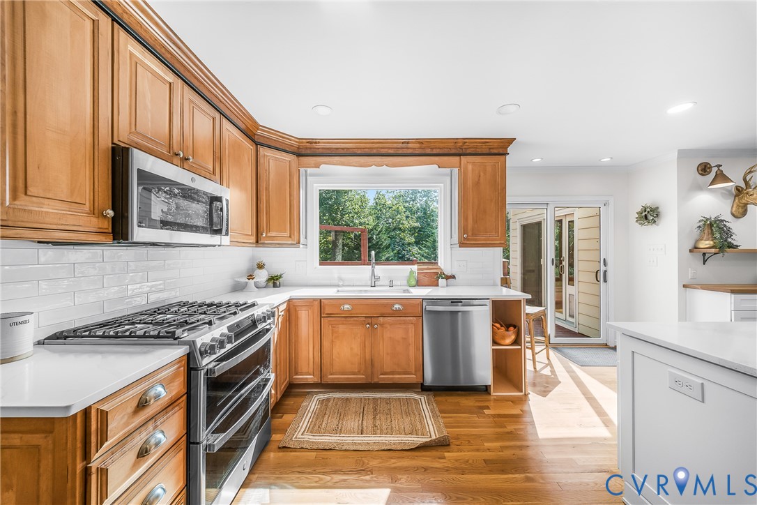 2200 Swanhurst Dr