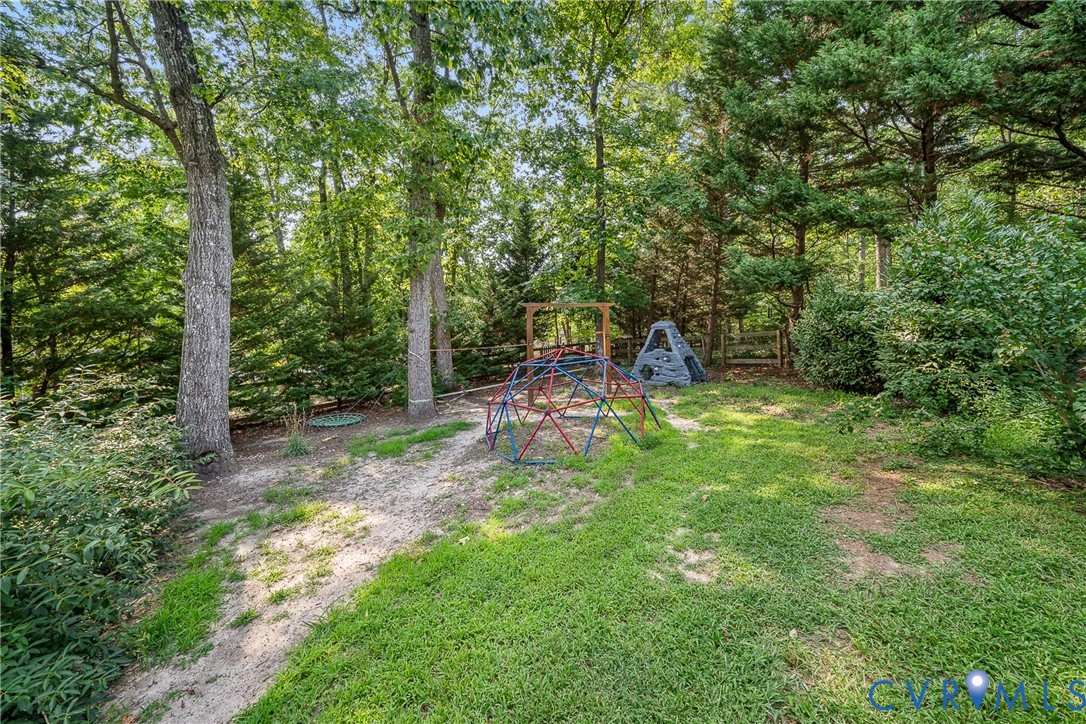 2200 Swanhurst Dr