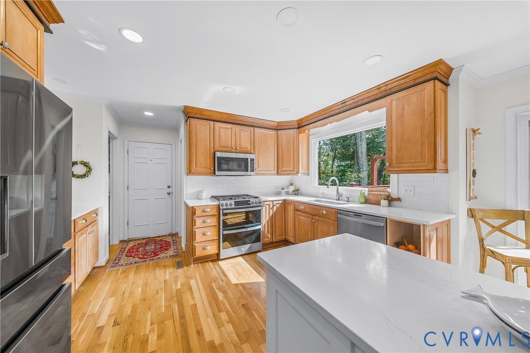 2200 Swanhurst Dr