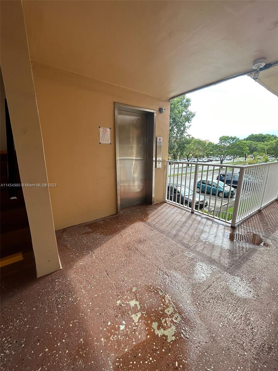 2791 N Pine Island Rd # 207