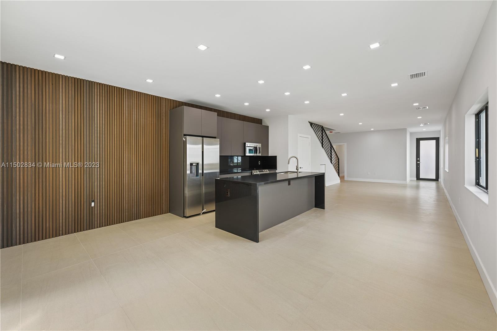 2501 NW 19th Ave # 2