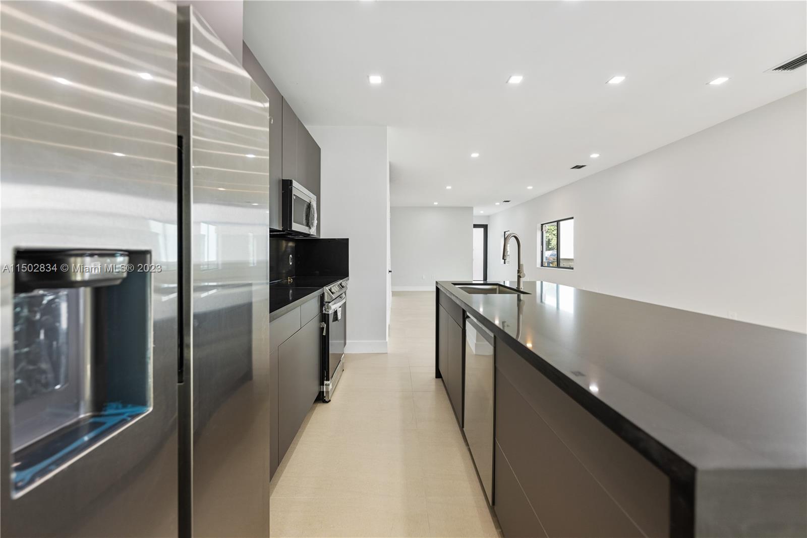 2501 NW 19th Ave # 2