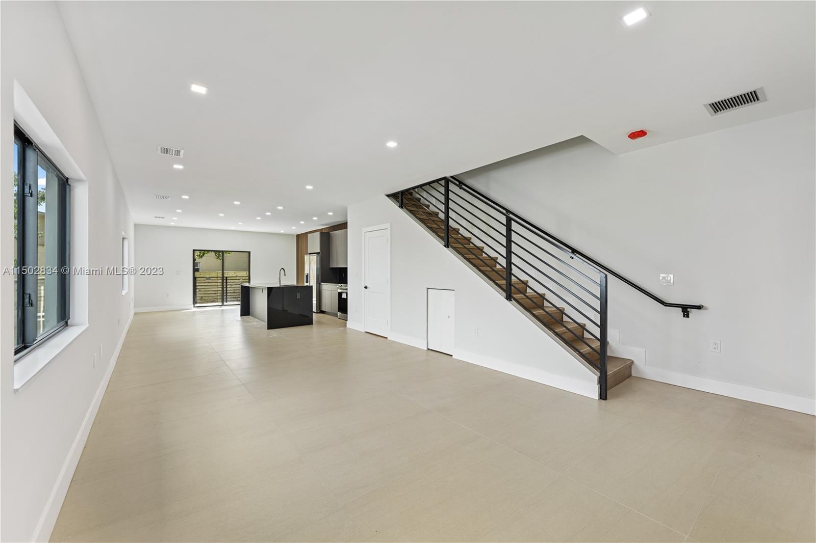 2501 NW 19th Ave # 2