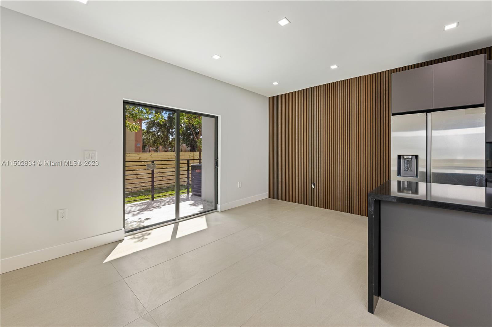 2501 NW 19th Ave # 2