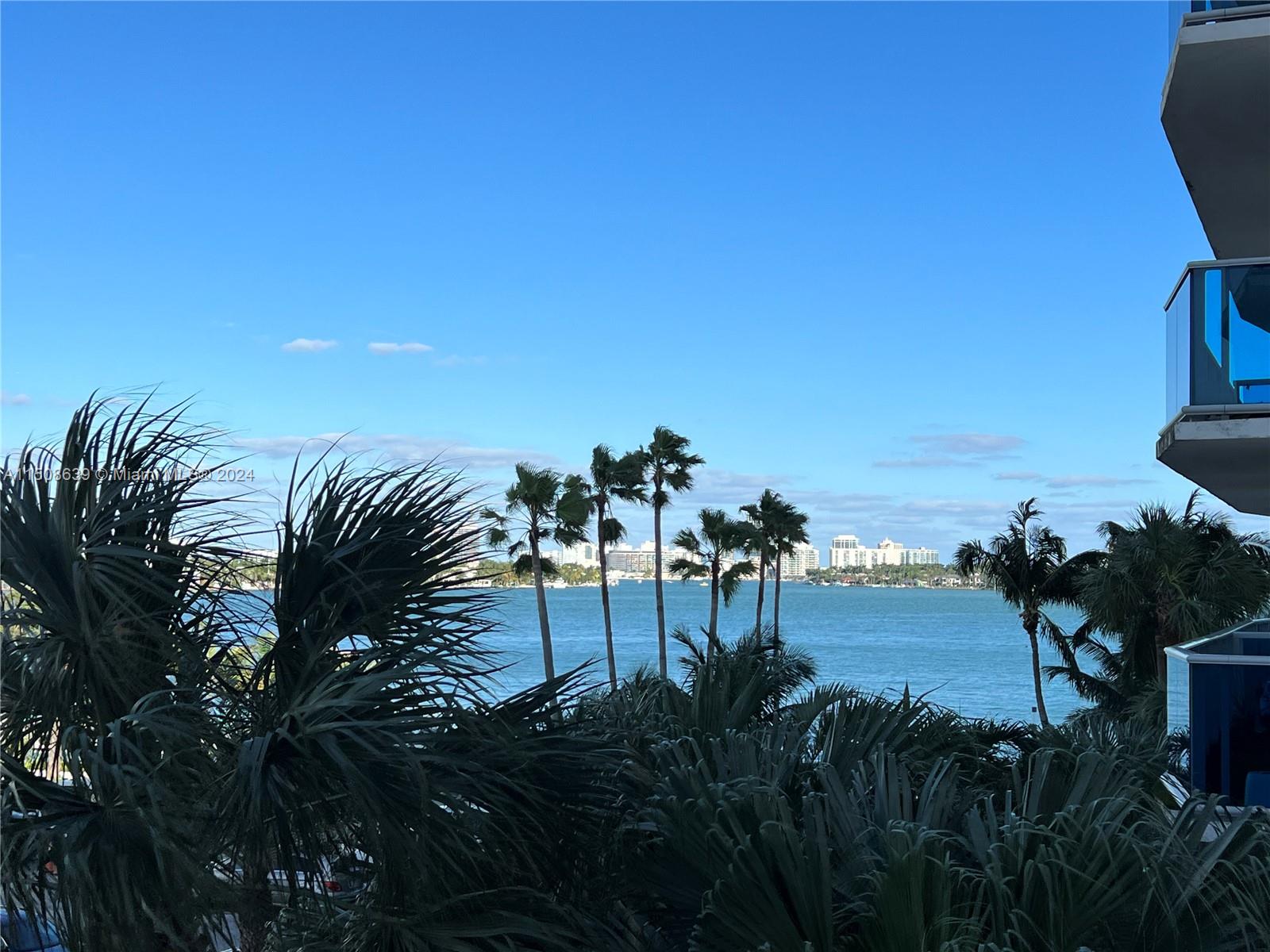 7501 E Treasure Dr # 3L