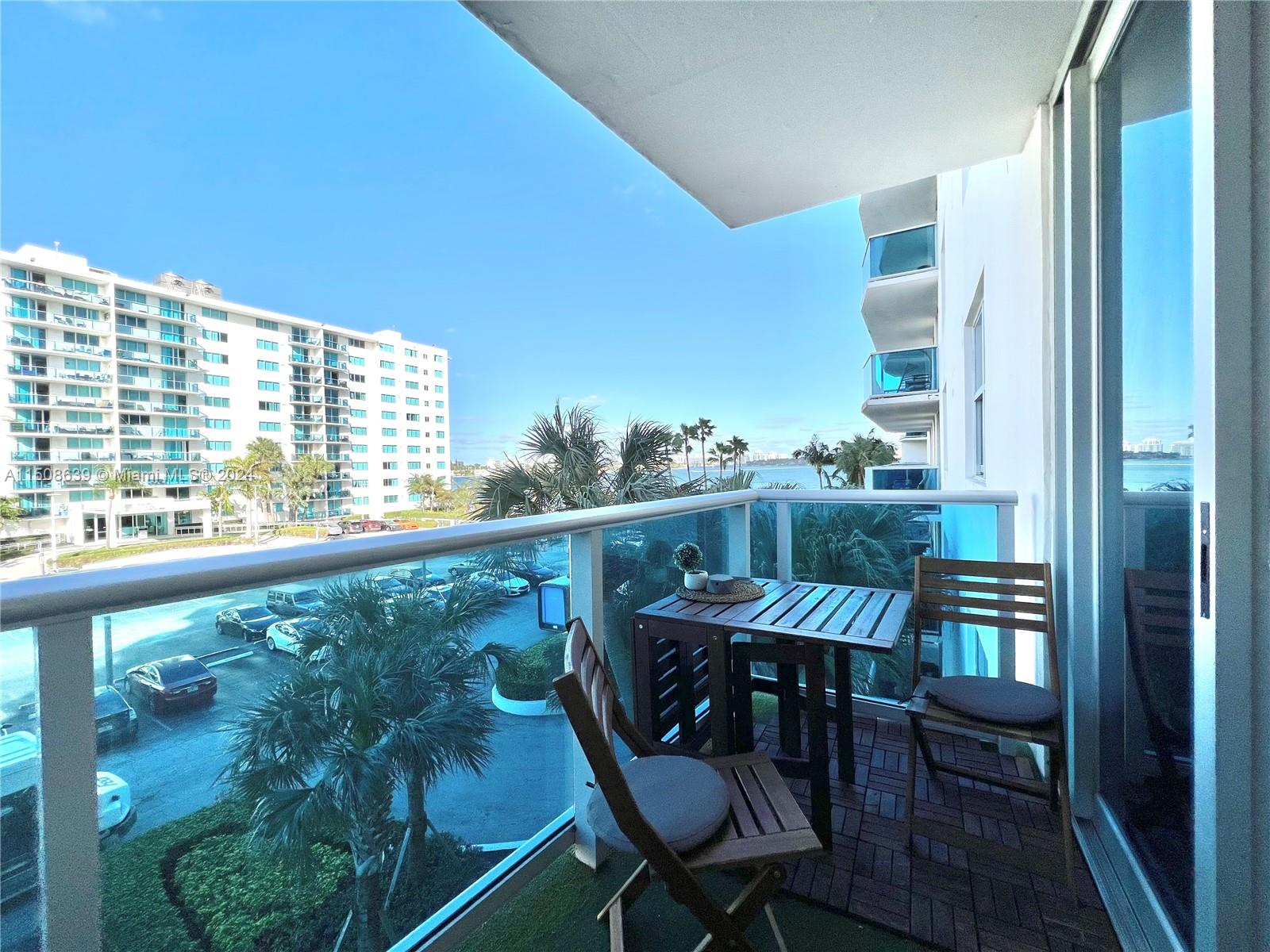 7501 E Treasure Dr # 3L