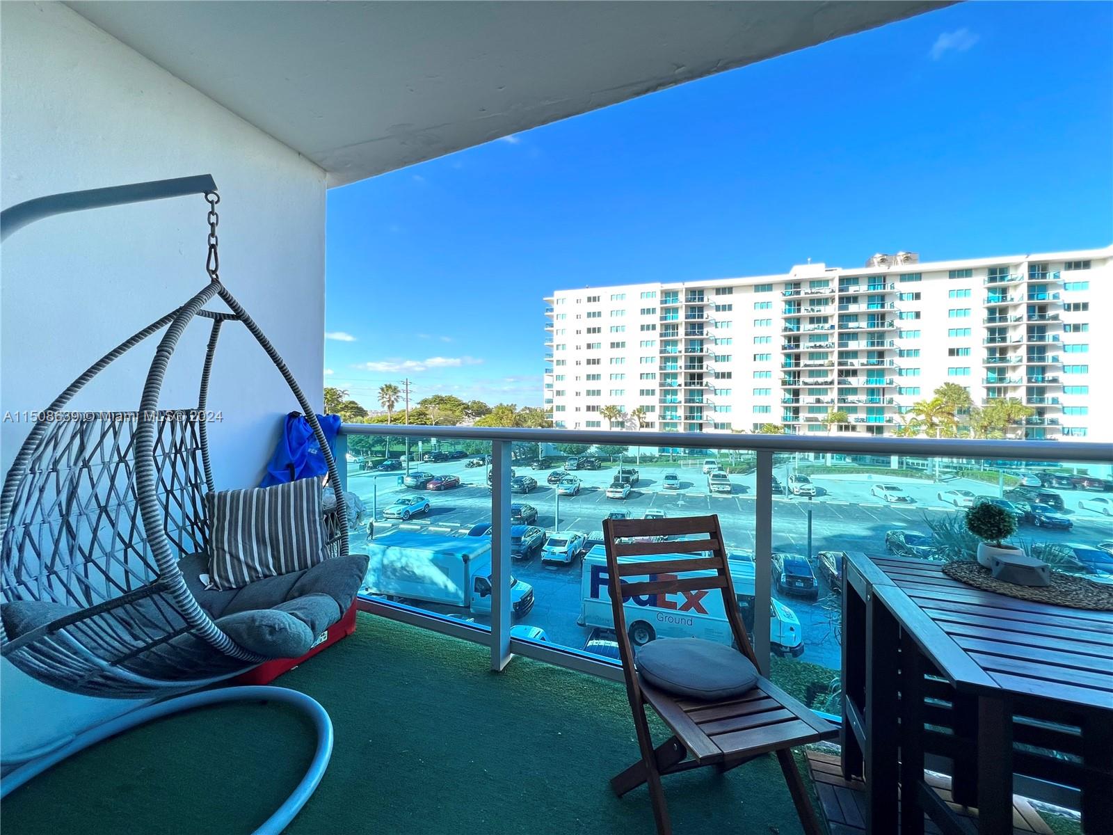 7501 E Treasure Dr # 3L