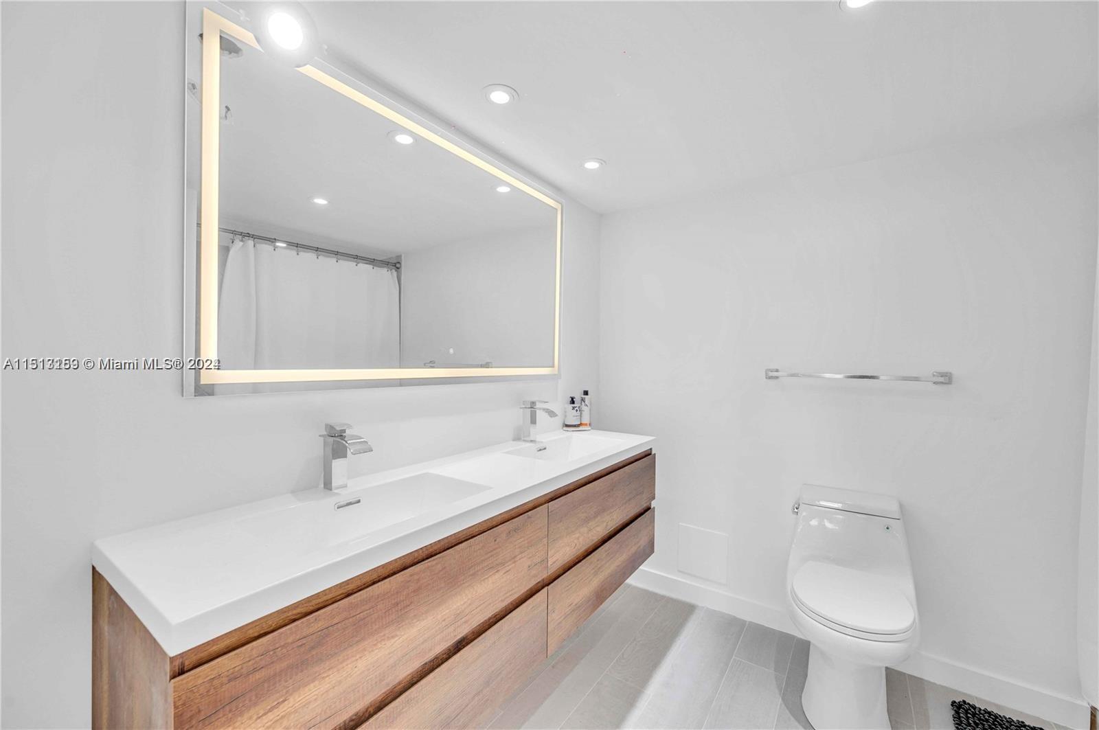 6770 Indian Creek Dr # 11O