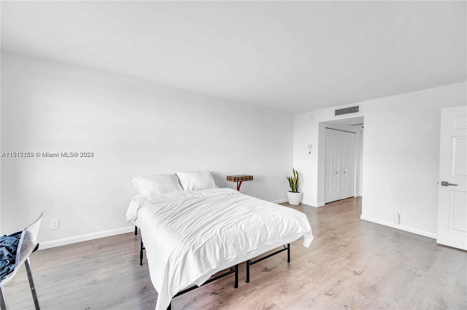 6770 Indian Creek Dr # 11O