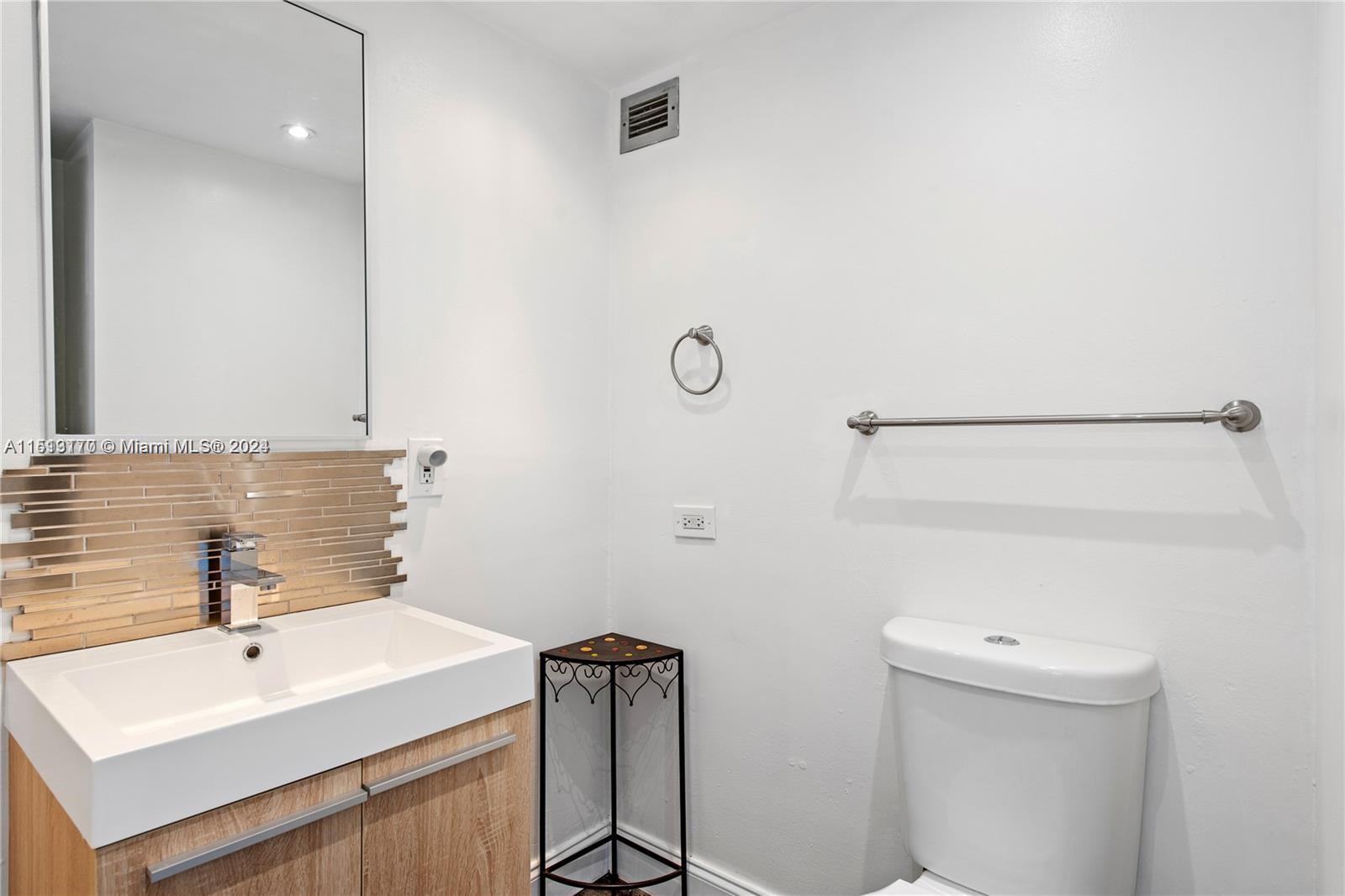 6770 Indian Creek Dr Unit: TSA