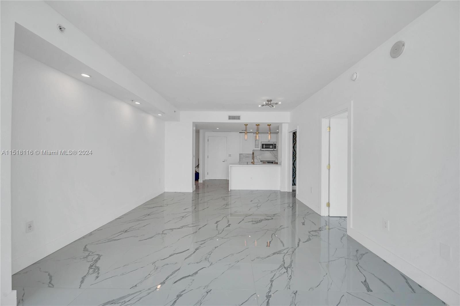 1900 N Bayshore Dr # 3716